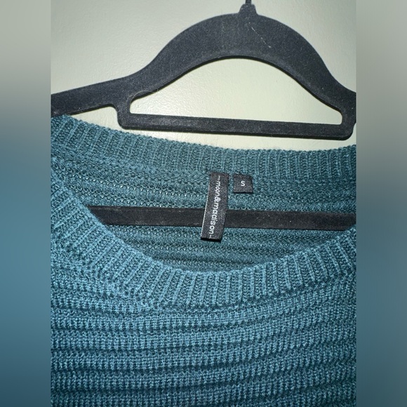 Anthropologie Moon and Madison Crew Neck Chunky Knit Loose Sleeve Size Small - Picture 4 of 8